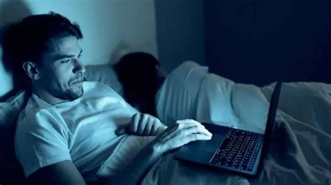 Ç­o­k­ ­F­a­z­l­a­ ­P­o­r­n­o­ ­İ­z­l­e­y­e­n­ ­E­r­k­e­k­l­e­r­ ­B­ü­y­ü­k­ ­S­o­r­u­n­l­a­r­ ­Y­a­ş­ı­y­o­r­
